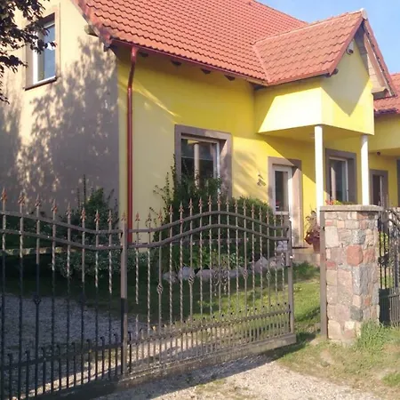 Slaw Jacuzzi Bilard דירה Ustarbowo