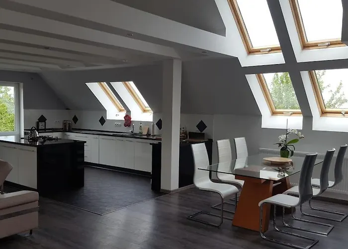 Slaw Jacuzzi Bilard Lägenhet Ustarbowo